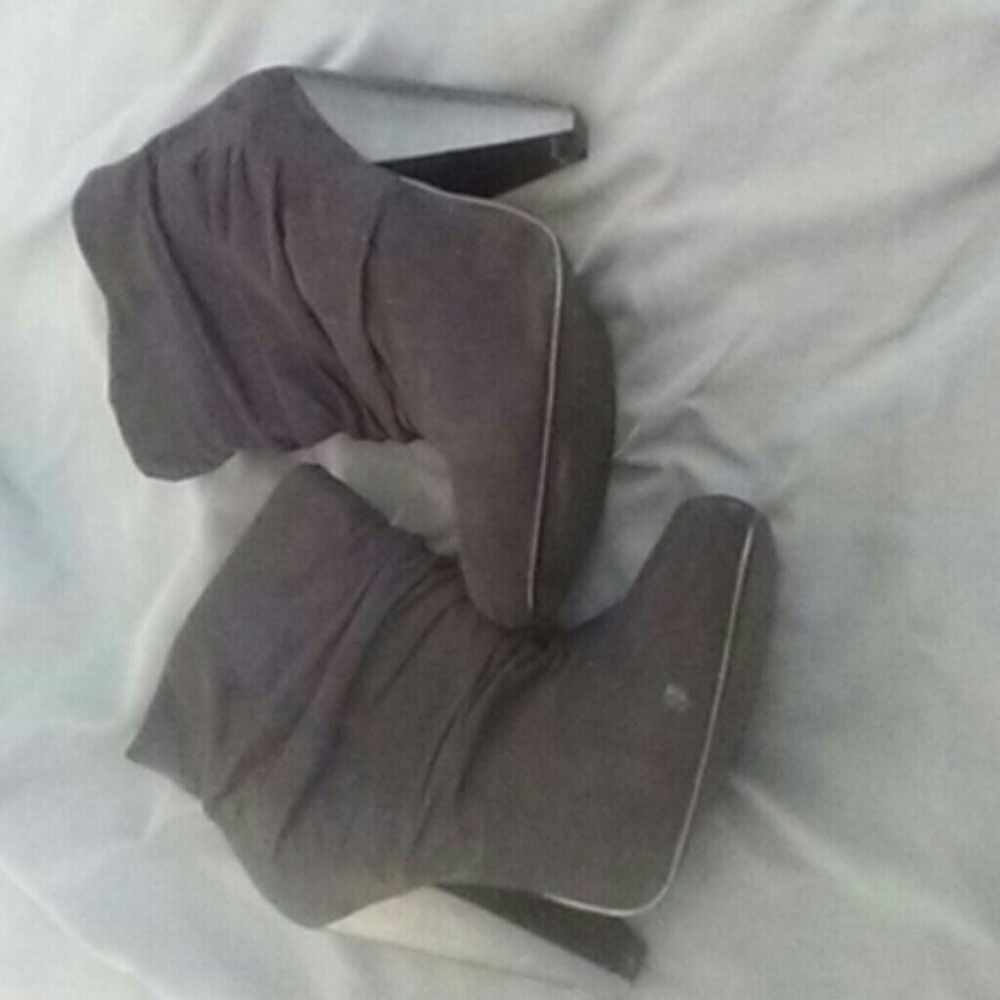 Boots 8M